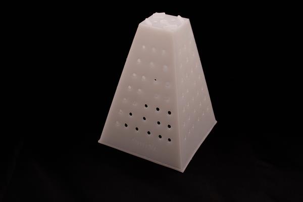 Pyramideformet osteform til små skimmeloste