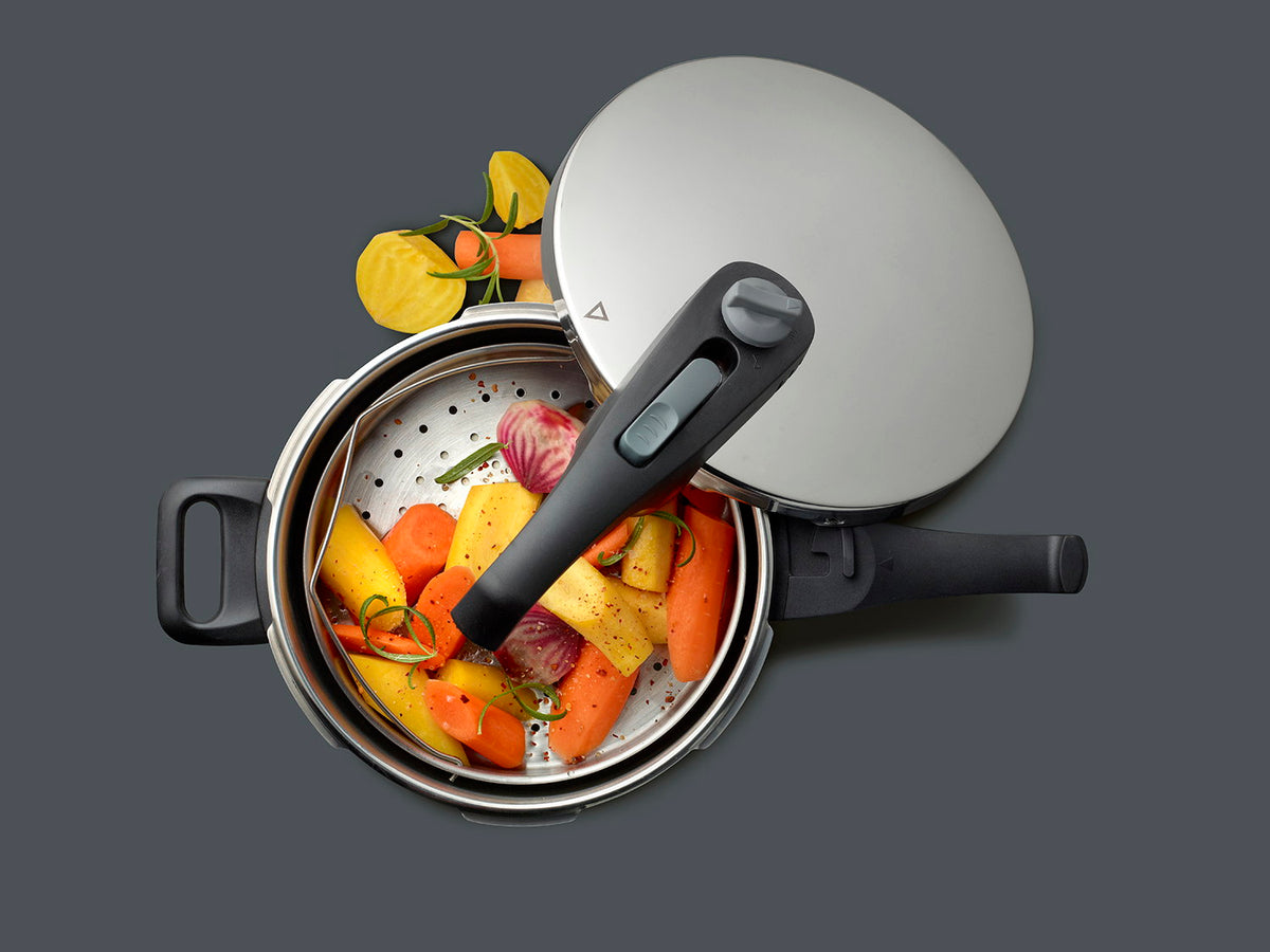 Pressure cooker, 6 litres, with basket/rack, Funktion brand