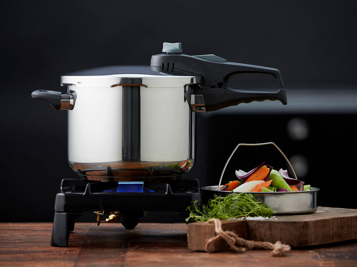 Pressure cooker, 6 litres, with basket/rack, Funktion brand