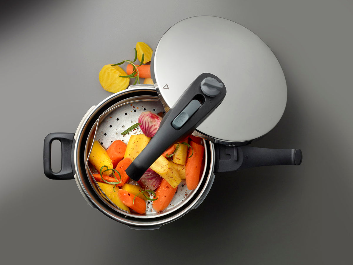 Pressure cooker, 6 litres, with basket/rack, Funktion brand