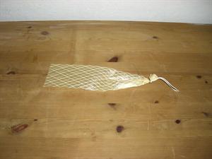 Hukki V-tarm med nett til spekepølser, dia. 5 cm / lengde 30 cm, 1 stk.