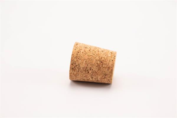 Konisk korkpropp til blant annet gamle melkeflasker. Alternativ 2: Bunn: dia. 25 mm, Topp: dia. 30 mm, lengde 33 mm, 5 stk.