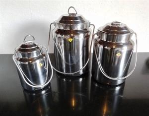 Melkespann / melkebøtte i rustfritt stål med lokk – 2. sortering (1,6 liter)
