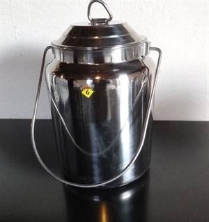 Mælkespand / Mælkejunge med hank og låg, rustfrit stål. (6 liter), 2. sortering