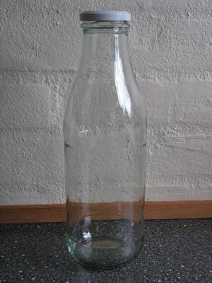 Saftflaske / mostflaske i glass med skrulokk, 1 liter